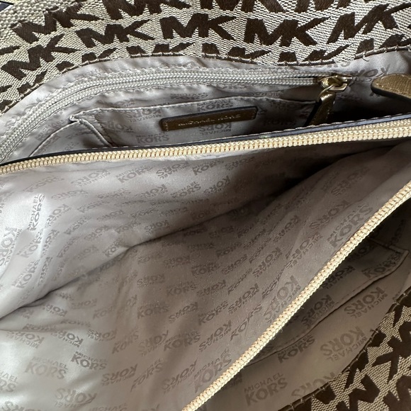 Michael Kors Jet set Signature Pocket MF Tote Brown Khaki Jacquard Leather - Picture 6 of 9